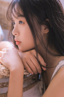 年轻的女闺蜜